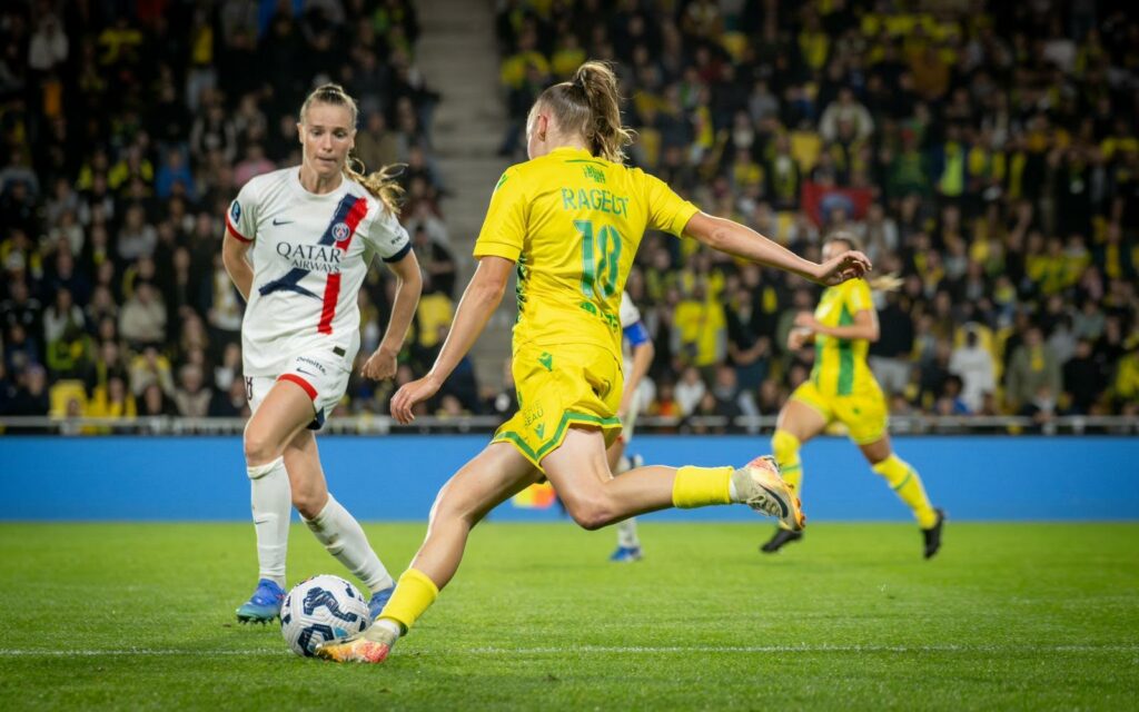 Lalie Rageot. Professionnelle au FCNA.