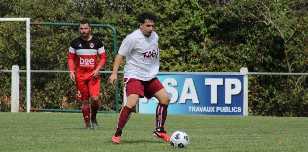 Enzo Attomo. Bernardière-Cugand. Football. D2.