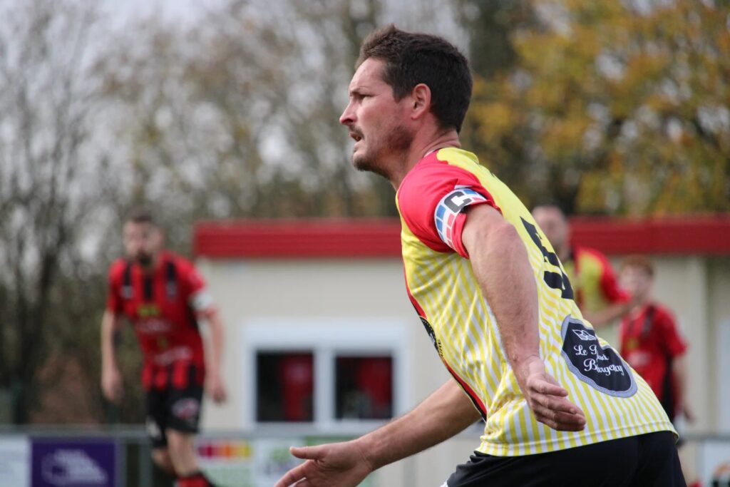 Jérémy Vezin. FC Talmont. Capitaine. Football. D1.