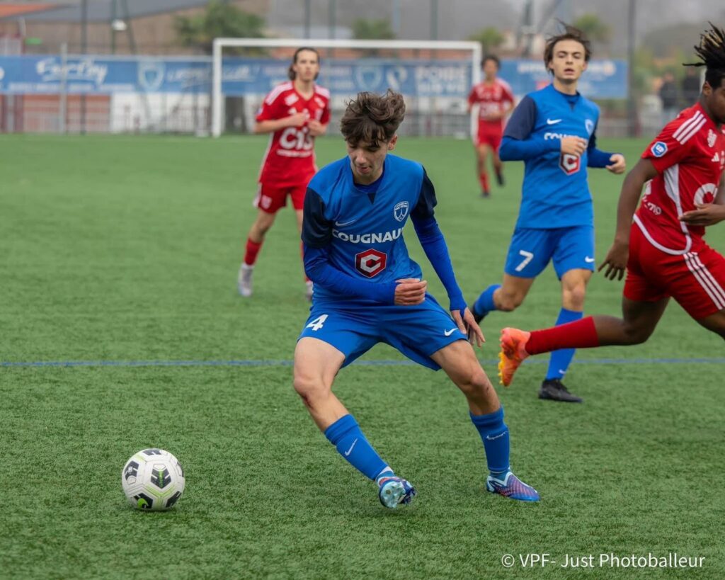 Émilien Martineau. Vendée Poiré Football.